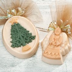 Timber Lake Christmas Gift Soaps - Sonoma Lavender Shop Lake Christmas, Soap Design Ideas, Spa Soap, Lake Gifts, Frankincense And Myrrh, Felted Soap, Gold Tulle, Soap Design, Christmas Soap