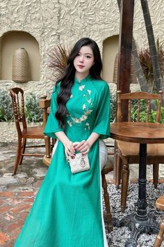 Very elegant design Formal Short Sleeve Spring Sets, Formal Spring Short Sleeve Sets, Green Evening Sets For Spring, Elegant Green Ao Dai For Summer, Casual Green Dress For Festive Occasions, Green Ao Dai For Spring Party, Green Short Sleeve Party Sets, Short Sleeve Ao Dai For Party, Elegant Green Short Sleeve Sets