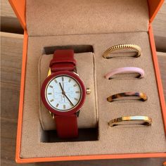 So Nice, So Dressy Authentic Tory Burch Watch With Interchangeable Bezel Set In Nice Original Box. Very Dressy And Attractive. Condition Excellent. Runs On Battery,Works Great. See All Photos How Nice It Is! Perfect For Gifting. Tory Burch Watch, So Nice, Bezel Setting, Accessories Watches, Tory Burch, Original Box, Women Accessories, The Originals, Gold