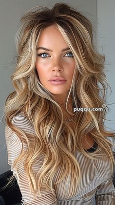 Blonde Hair With Warm Lowlights, Blonde To Fall Hair Color, Fall Hair Transition From Blonde, Blonde Hilights With Money Piece, Blonde And Brown Highlighted Hair, Blonde Hair Color Ideas Highlights, Long Blonde Highlighted Hair, Blonde Hair Highlights And Lowlights, Blonde With Light Brown Lowlights