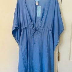 Nwt Draper James Rsvp Sz Small Caftan With Batwings In Iris Retail Price $68 - Full Coverage - Smooth Knit Construction - Straight Hem - No Closure - Pull-On Styling - Batwing Sleeves, Short Sleeves - Partially Lined - V-Neck - Fresh From The Reese Witherspoon Collection, Draper James Rsvp Caftan Coverup - Light Blue, Perfect For Complementing Your Swimwear - Size Small The Ideal Throw-On For Beach Days Or Poolside Relaxation - Made From 100% Modal, Ensuring A Soft And Airy Feel Blue Beachwear Cover-up For Loungewear, Spring Tunic Cover-up In Blue, Spring Blue Tunic Cover-up, Blue Summer Daywear Kaftan, Summer Blue Kaftan For Daywear, Blue Kaftan For Summer Daywear, Blue Kaftan For Daywear In Summer, Blue V-neck Cover-up For Loungewear, Blue Casual Kaftan For Loungewear