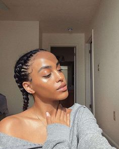 Feed In Braids French Braid, How To Refresh Feed In Braids, Long Cornrows, Purple Box Braids, Side Swept Braid, Classy Almond Nails, Two Strand Twists, Blonde Braids, Crown Braid