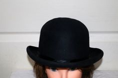 "Vintage Black Men's Wool Felt Bowler Hat. This hat has no lining. What a fashion for the ages! Color: Black Condition: Very Good Used Condition Perfect for costumes, Halloween, or collections. Label: None Size: 7 3/4\" Inside Circumference: 21\" approximately" Classic Fitted Felt Cap, Japanese Tea Set, Sequin Clutch, Bowler Hat, Vera Bradley Handbags, Costumes Halloween, Vintage Glasses, Derby Hats, Summer Looks