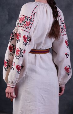 Shirt 3941. Embroidered lilies on a soft hemp cloth. Extremely beautiful, delicate, enchantingly festive, expressive, unsurpassed shirt! --- Length 121 cm, sleeve from the neck 74, width 71, volume on the chest, waist and hips 142 cm, armhole depth 29 cm. --- Size international XS - S - M - L, European 34 - 44, UK 6 - 16, USA 2 - 14 --- The size grid is indicated as accurately as possible; additional measurements are also given in centimeters. If you have doubts about the size, please write in p Huterite Dress, Embroidered Linen Bohemian Dress, Bohemian Embroidered Linen Dress, Folk Dresses With Woven Motifs And Long Sleeves, Bohemian Long Sleeve Dress In Natural Fiber, Linen Tunic Dress With Floral Embroidery, Bohemian Long Sleeve Embroidered Dress With Woven Motifs, Long Sleeve Linen Dress With Floral Embroidery, Traditional Linen Summer Dress