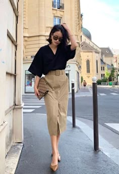 Elborn Doris, How To Have Style, Rok Outfit, Look Retro, Casual Chic Outfit, Casual Work Outfits