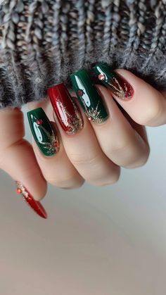 Festive Holiday Nails, Xmas Nail Designs, Candy Cane Nails, Christmas Gel, December Nails, Red Christmas Nails, Christmas Nails Easy