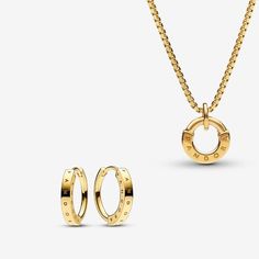 Pandora Signature I-D Necklace and Earring Set Pandora Gold Necklace, Pandora Logo, Pandora Gold, Pandora Necklace, Golden Necklace, Necklace And Earring Set, Cute Necklace, Pendant Design, Pandora Jewelry