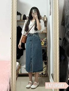 Denim Skirt From Jeans, Skirt From Jeans, Style Your Shirt, How To Style Braids, Style A Denim Skirt, How To Style A Denim Skirt, Denim Skirt Style, Denim Skirt Outfit Ideas, Denim Skirt Long