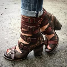 Freebird by Steven Bond Sandal - Women's Shoes | Buckle Duck Boats, Bota Country, Freebird By Steven, Latest Shoe Trends, Hot Shoes, Shoe Lover