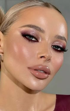 On Trend Makeup, Makeup 2024 Trends Winter, Makeup For Warm Autumn, Glam Hair And Makeup, Winter Makeup Ideas, Winter Makeup Looks, Makeup Looks Winter, Makeup Winter, Maquillage On Fleek