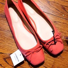 Size 8.5 Nwt Liz Claiborne Coral Pink Suade Flats With Memory Foam Pink Suede Flats, Pink Medium Width Closed Toe Flats, Pink Almond Toe Flats With Medium Width, Pink Almond Toe Flats Medium Width, Pink Loafers, Memory Foam Shoes, Metallic Flats, Patent Leather Loafers, Maroon Leather