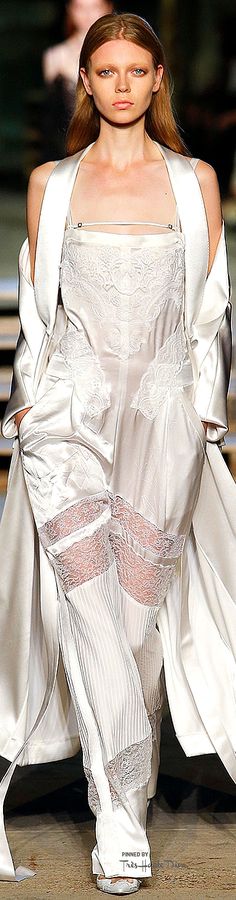 Givenchy Spring 2016 RTW Givenchy Runway, Fashion Catwalk, Givenchy Women, White Fashion