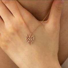 "Flower Necklace, Clover Diamond, Dainty Necklace, Diamond Flower 14k, Gold Flower Pendant, Bridal Necklace, Solid Gold Necklace Minaliva Diamond Features * Gold Kt: 14K - 18K * Custom Gold Color: Rose Gold, Yellow Gold, White Gold * Total Diamond CTW: 0,35 Ct * Diamond Color-Clarity: G Color VS Clarity * Setting Type: Pave * Length:  16\", 17'',  18\", 19'', 20\" (measured as end to end, the clasp is included) * Ready to Ship in 1-5 Business Days Your products will be shipped with free shipping Pendant Designs Gold Simple, Dainty Necklace Diamond, Simple Necklace Designs, Pendant Necklace Diamond, Jewelry Necklace Simple, Locket Design, Neck Pieces Jewelry, Fancy Jewelry Necklace, Pretty Jewelry Necklaces