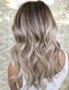 Ashy Blonde 10 Major Winter Hair Colors, Ashy Blonde Hair, Winter Blonde Hair, Ashy Hair, Winter Hair Colors, Ash Blonde Hair Colour, Ombre Blond, Warm Scarves, Ashy Blonde