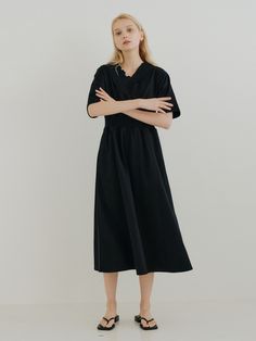 Editor's NotesIt's easy to dress the part in this year-round basic, whether you're off to work or on a weekend away. - V-neck, half sleeves- Lettuce edge detail on the neckline- Side pockets- Flare skirt line- Fitted waistlineMeasurements(in.)                                                                                                                                 - Size: One size(XS-M)- Lengh: 47.44in - Shoulder: 18.90in- Chest: 19.69in- Sleeve: 9.25in- M Black Short Sleeve V-neck Dress For Work, Shirring Dress, Flare Skirt, Lettuce, Half Sleeves, Dress Black, To Work, Black Dress, V Neck