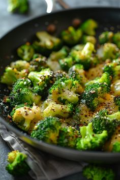 Sautéed broccoli florets seasoned with red pepper flakes in a skillet. Pan Cooked Broccoli, Broccoli Sides Easy, Broccoli Florets Recipe, Quick Broccoli Recipes, Cooked Broccoli Recipes, Mexican Broccoli, Fresh Broccoli Recipes, Skillet Broccoli, Recipes With Broccoli