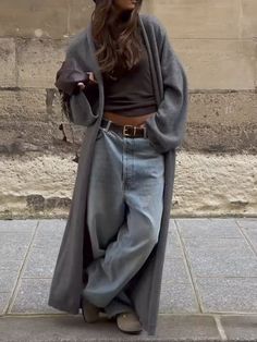 Streetwear Outfit Woman, Source Unknown Coat, Toronto Fashion Winter, Fall Fit Aesthetic, City Fits Winter, Baggy Feminine Outfits, Winter 2025 Fashion Trends, Maxi Coat Outfit, Long Coat Outfits