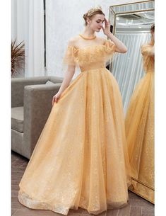 Modest Fall Dresses, Homecoming Dresses Modest, Gold Prom Dress, Evening Gowns Online, Twiggy Dress, Dress Sparkle, Dresses Fancy, Gold Prom, Formal Dresses For Teens