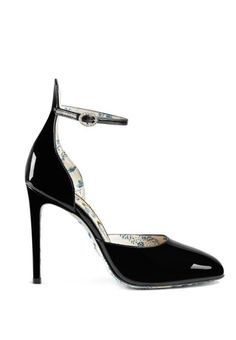 Gucci Patent Leather Pump - Runway Catalog Gucci Print, Black Court Shoes, Gucci Runway, Gucci Pumps, Buy Gucci, Ankle Strap Pumps, Dior Shoes, Patent Leather Pumps, Court Shoes