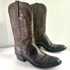 Great Condition! Size 11.5. Genuine Lucchese Men’s Boots Purchased In Austin, Tx. Western Life, Men’s Boots, Cowboy Western, Western Cowboy Boots, Austin Tx, Shoes Men, Western Boots, Cowboy Boots, Austin