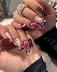 Unique Nail Designs Winter, Fashion Killa Nails, Peru Nails Designs, Brown Nail Sets Acrylic, Baddie Medium Nails, Crazy Birthday Nails, Ew Years Nail Ideas, Sza Nails Idea, Nails With Money Design