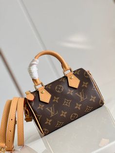 ?? SIZE : 16.0 x 11.0 x 9.0 CM 287201 Big Promotion, Lv Handbags, Lv Bag, Monogram Canvas, Louis Vuitton Bag, Luxury Bags, Size 16, Promotion, Monogram