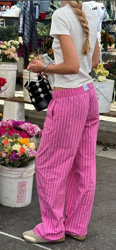 Pink Pants Outfit Aesthetic, Striped Pants Aesthetic, Hot Pink Clothes Aesthetic, Colorful Style Outfits, Pink Pants Outfit, European Summer Outfits, New Wardrobe, Aesthetic Outfits, Mode Inspiration