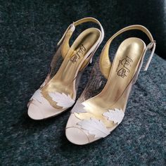 *Offers Welcome! 20% Off Bundles Of 3 Or More Items! . . Vintage White L.A. Lady Pumps. Size 6.5. *Never Worn* Classic And Beautiful. In New Immaculate Condition. . . . ____ Simple Classic Unlisted Elegant Wedding Party Shoe Shoes Stiletto Cone Style Clear Plastic Transluscent Heel Heels I Elegant Wedding Party, A Lady, Party Shoes, Vintage Shoes, Clear Plastic, Women's Pumps, Elegant Wedding, White Vintage, Shoes Women Heels