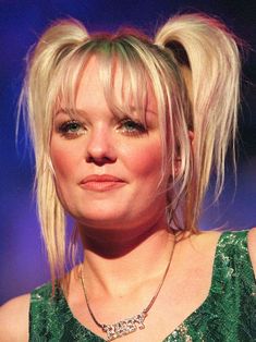 1990 Hairstyles, 1990s Hairstyles, Grunge Style Outfits, 90’s Hairstyles, Emma Bunton, 80s Hair, Crimped Hair