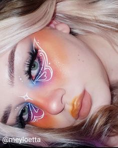 Eyeshadow White Eyeliner, Butterfly Makeup Look, Butterfly Eye Makeup, Eyeliner Art, Eyeshadow Art, Eyeshadow Orange, Eyeshadow Purple, Pure Makeup, Eyeshadow Blue