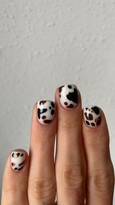 Cow Spots Nails, Cow Print Western Nails, Farm Nail Ideas, Cow Print Nails Ideas, Nails For Hairstylist, Cowgirl Manicure, Farm Nail Art, Highland Cow Nails Designs, Cow Print Toe Nails