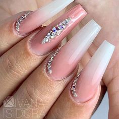 Cristal Nails Design, Nail Design With Gems, Nail Gem Designs Simple Rhinestones, Simple Rhinestone Nails, Nail Noel, Bridesmaids Nails, Graduation Nails, Gold Glitter Nails, Nail Jewels