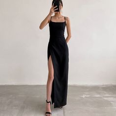 F00046309-102 Prom Dresses Simple, Simple Prom Dress, Black Evening Dresses, Maxi Dress Formal, Long Black Dress, Dress Cuts, Sleeveless Maxi Dress, Dress Ideas, Long Black