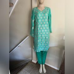 Beautiful 3 Pieces Dress Size Medium Stuff Shafoon Shirt Stunning Gorgeous Dubatta Trouser New Without Tags This Outfit Will Get You Endless Compliments Final Sale No Refunds Festive Anarkali Tunic With Dupatta, Designer Long Sleeve Tunic With Dupatta, Festive Green Tunic With Resham Embroidery, Green Tunic With Resham Embroidery For Festive Occasions, Green Tunic Sets For Eid, Festive Green Tunic, Green Festive Tunic, Fitted Long Sleeve Green Lawn Suit, Green Tunic Kurta With Dupatta