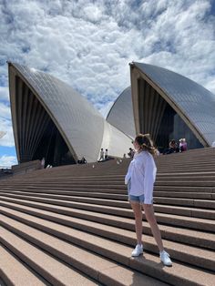 Sydney Australia, travel plans, australia things to do, summer outfit Instagrammable Places In Sydney, Summer Sydney Outfits, Travelling To Australia, Sydney Summer Aesthetic, Sydney Picture Ideas, Sydney Instagram Photos, Australia Travel Outfits, Australia Photo Ideas, Australia Outfit Ideas