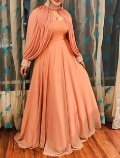 Aashika Bhatia, Vestido Convertible, Fashion Show Dresses, Designer Kurti Patterns, Stylish Short Dresses