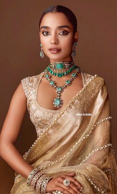 Manish Malhotra - India 🇮🇳 Manish Malhotra Jewellery, Sabyasachi Blouse, Manish Malhotra Saree, Indian Dress Up, Saree Jewellery, Saree Designs Party Wear