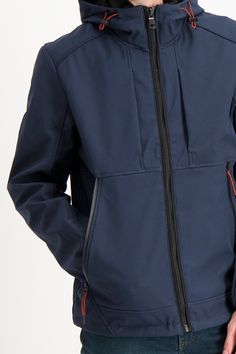 Caractéristiques• Veste softshell unie avec capuche Tom Tailor Homme • Coupe droite • Col à capuche • Manches longues • En softshell • Fermeture éclair • Poches zippée devant • Uni Tom Tailor