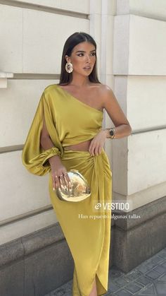 Destination Wedding Guest Outfit, Yellow Gown, Zara Gold, Asymmetric Dress, Dress Women Elegant, Elegant Chic, Guest Outfit, Cutout Dress, Prom Party Dresses