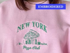 Cozy New York embroidered sweatshirt with Pizza Club design created by us. Field Trip Apparel sweatshirts are high quality with a classic fit in UNISEX sizes. These are perfect to show off your love of cities, national parks (etc) and make perfect gifts for loved ones. Choose your normal size for a fitted look or go up a size for a looser, more comfy fit! 🔹 MATERIAL 🔹 - 50/50 cotton blend - Pre-shrunk, classic fit sweatshirt - 1x1 rib with spandex for enhanced stretch and recovery - Double-nee New York Crewneck, New York Pizza, Crewneck Vintage, Club Sweatshirts, Premium Brand, Vintage Crewneck, Embroidered Crewneck, Sweatshirt Crewneck, Embroidered Sweatshirt