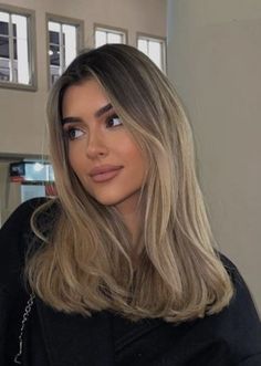 Dark Hair To Light Balayage, Blonde Balayage On Brown Hair Medium Length, Bayalage Honey Blonde Caramel Highlights, Perfect Highlights For Brown Hair, Brown To Blonde Hair Short, Olive Skin Tone Blonde Hair, Hair Color Mid Length, Indian Blonde Hair, Low Maintenance Blonde For Brunettes