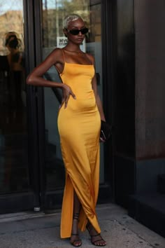 gold satin dress women Yellow Dress Black Women, Black Femininity, Black Women Fashion, Looks Style, Yellow Dress, Satin Dresses, Look Fashion, Classy Outfits, Aesthetic Clothes