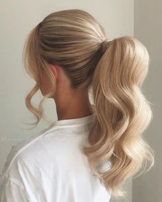 Messy Ponytail Hairstyles, High Ponytail Hairstyles, Ponytail Hairstyles Easy, Cool Blonde Hair, A Ponytail, A Pony, Long Blonde, Ponytail Styles, Long Blonde Hair