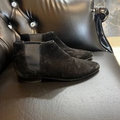 Used Saint Laurent Black Suede Mens Boots Size 41. It Has A Lot Of Scratches And Dirty Spots,But Still In Good Condition. What You See Is What You Get! Black Suede Chelsea Boots Ankle-high, Black Suede Ankle-high Chelsea Boots, Black Suede Chelsea Boots With Rubber Sole, Black Suede Chelsea Boots For Business, Black Suede Business Boots, Formal Black Suede Chelsea Boots, Black Suede Boots For Business, Black Business Shoes With Suede Lining, Formal Ankle-high Suede Chelsea Boots