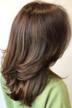 Medium Length Layered Hair And#8211; Ideas For Stunning 2024 Look ★ Mid Length Hair With Layers Side Part, Haircuts Side Part, Medium Length Layered Hair, Layered Ends, Layered Hair Styles, Mid Length Haircuts, Balyage Hair, New Hair Styles