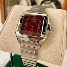 Luxury Vintage Aesthetic, Stile Kylie Jenner, Unique Watches, Fancy Watches, Retro Watches, Cartier Santos, Vintage Watches For Men, Cartier Watch, Dope Jewelry