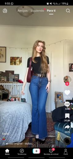 Blue Flare Jeans Outfit Aesthetic, Petite Body Outfits, Jean Church Outfit, 70s Style Modern, Flare Jeans Aesthetic, Flare Jeans Outfit Ideas, Casual 70s Outfits, Moody Clothes