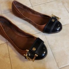 Lovely Tory Burch Flats Used Only A Few Times Tory Burch Flats, Tory Burch Shoes, Salvatore Ferragamo Flats, Flat Shoes Women, Loafer Flats, Tory Burch, Black And Brown, Loafers, Women Shoes