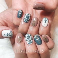 embroidery art ❁ 秋冬も人気な刺繍アート💕 Travel Nail Art Ideas, Folk Art Nails, Nail Aesthetics, Manicure Gel, Shiny Nails, Gel Nail Designs, Manicure Y Pedicure