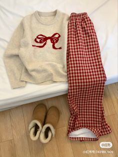 #fashion #outfits #outfitideas #outfitstyle #outfitpost #outfittrends #fashionstyle #fashioninspo #style #stylefashion #styleinspo #xiaohongshu #clothing #clothes 2024 Fits, Pijamas Women, Accessory Inspo, Cute Pjs, Cute Pajama Sets, Cute Pajamas, Mode Inspo, Cute Everyday Outfits